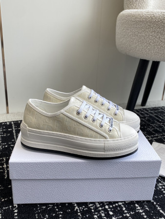 UA Walk'n'D*0r Platform Sneaker