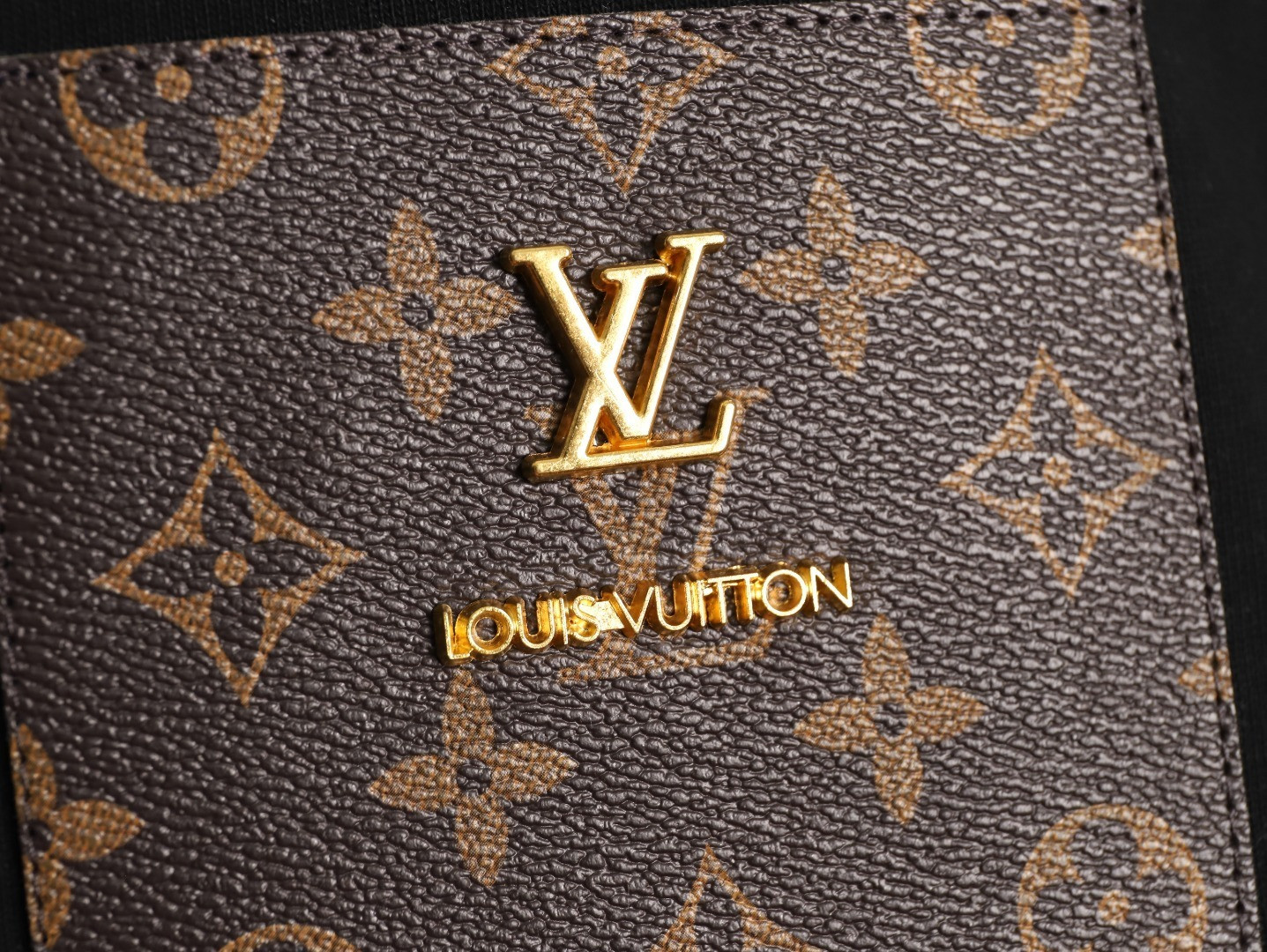 L0*is V*t0n Hoodies