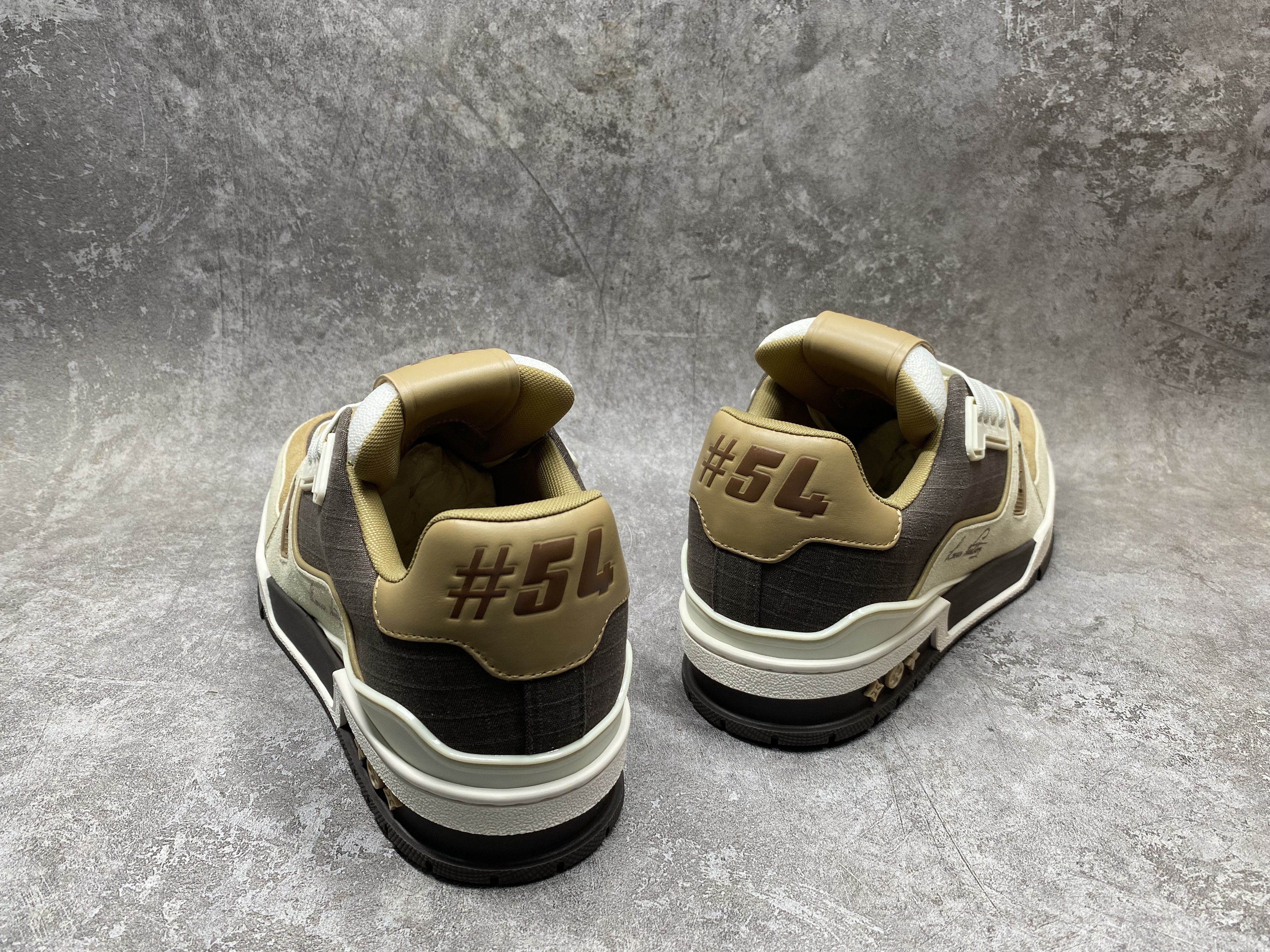 UA LV trainer Sneakers