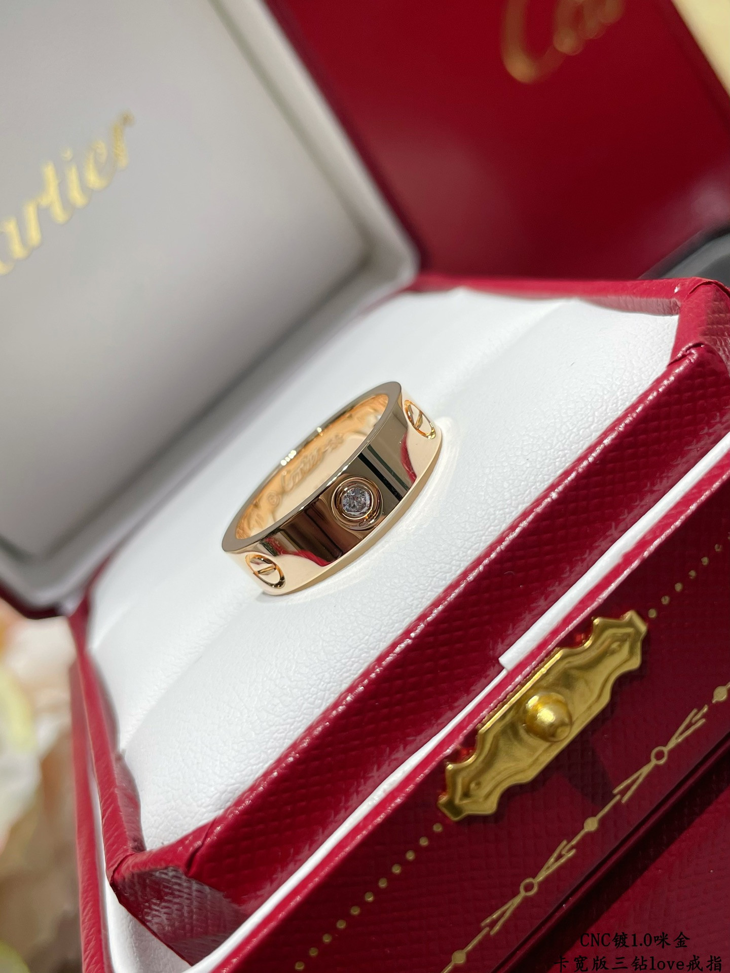 Ca*t*er Wide version three-diamond LOVE Ring