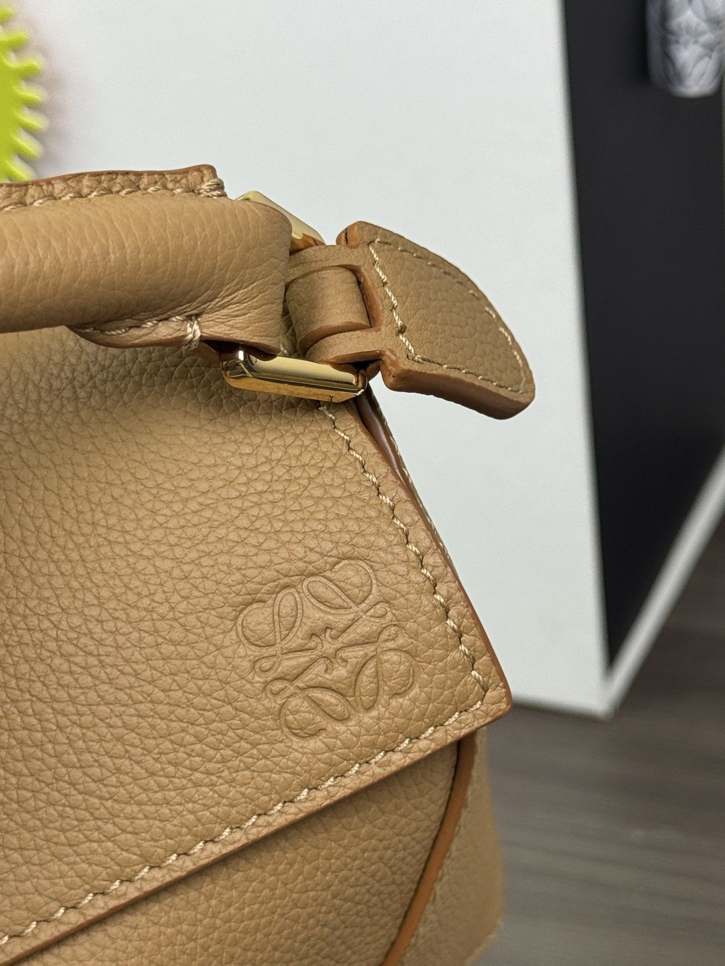 L0ew* mini puzzle edge bag in soft grained calfskin 18x12.5x8cm