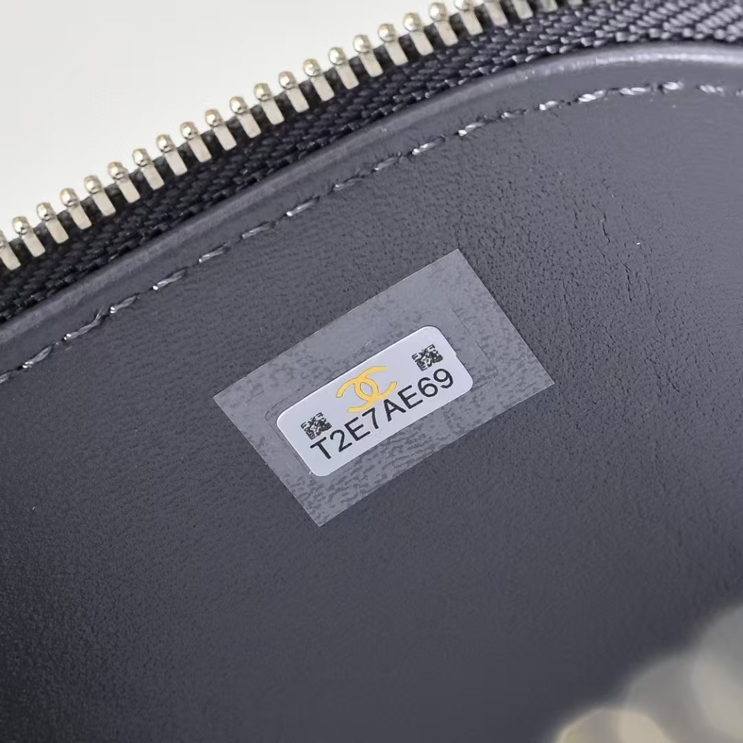 Ch*el long vanity with chain 16.5x10x8cm