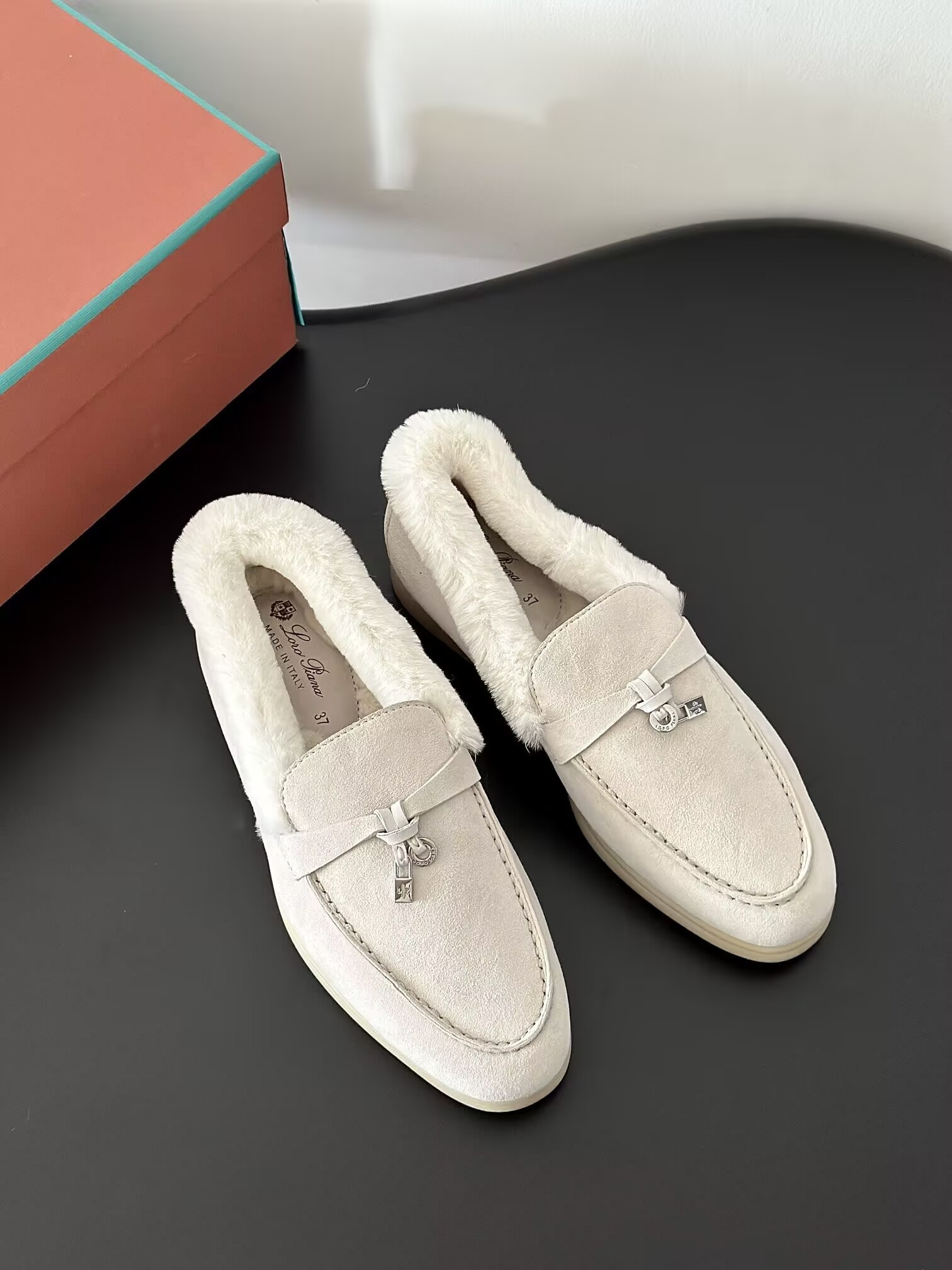 ua L**o p*ana summer charms walk loafers