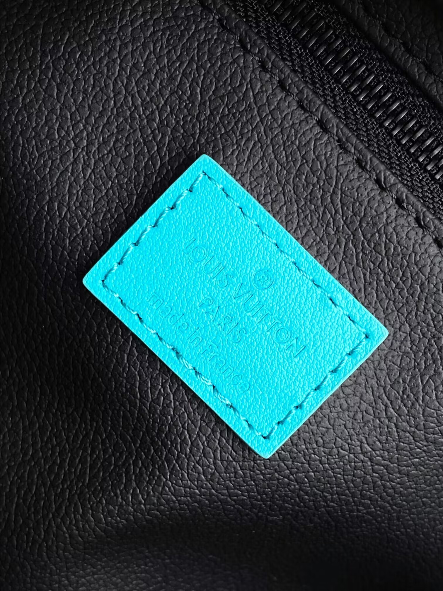 LV Dopp Kit Toiletry Bag M11482 28 x 15 x 16.5cm