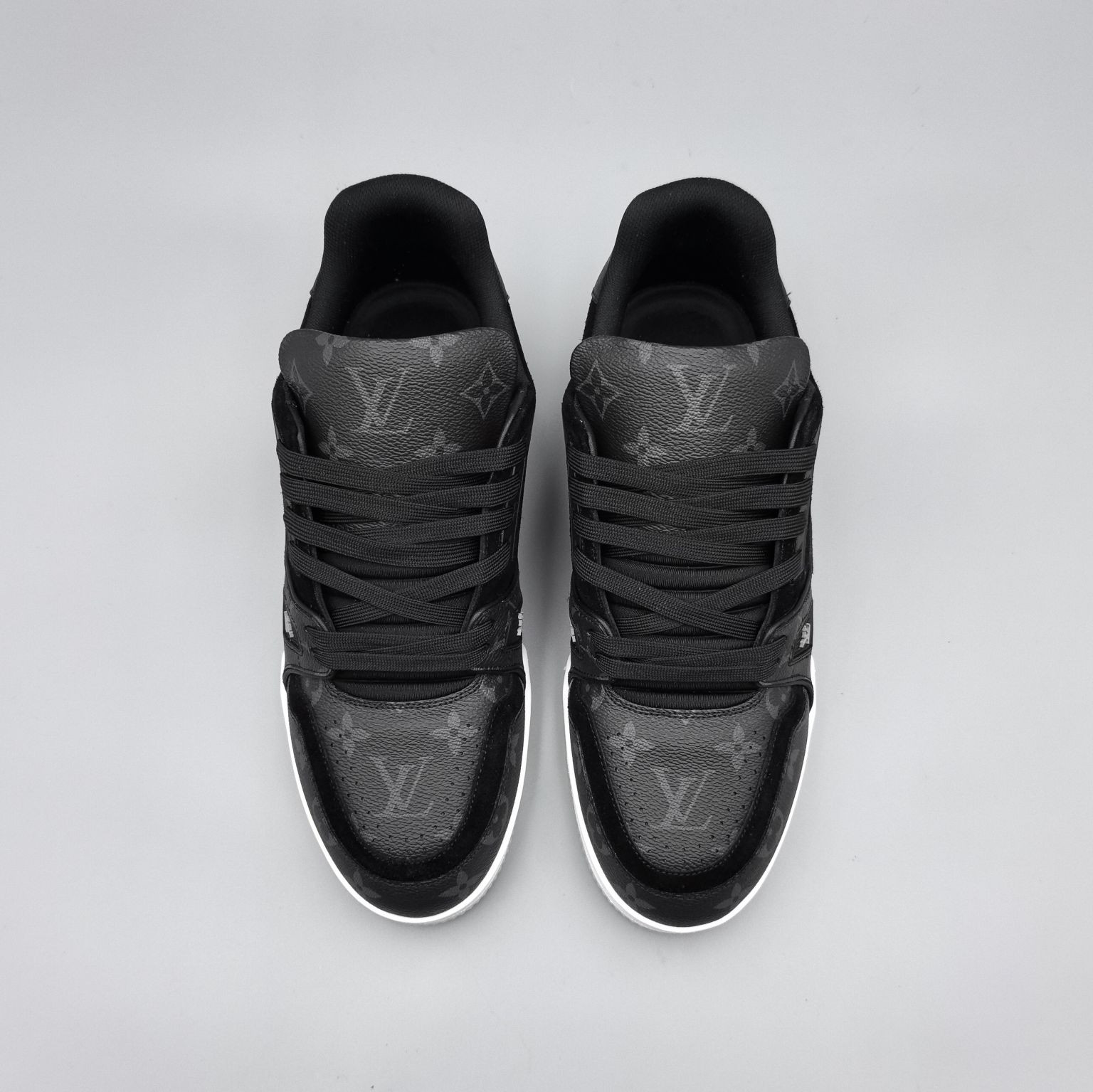 UA LV Trainer Sneaker