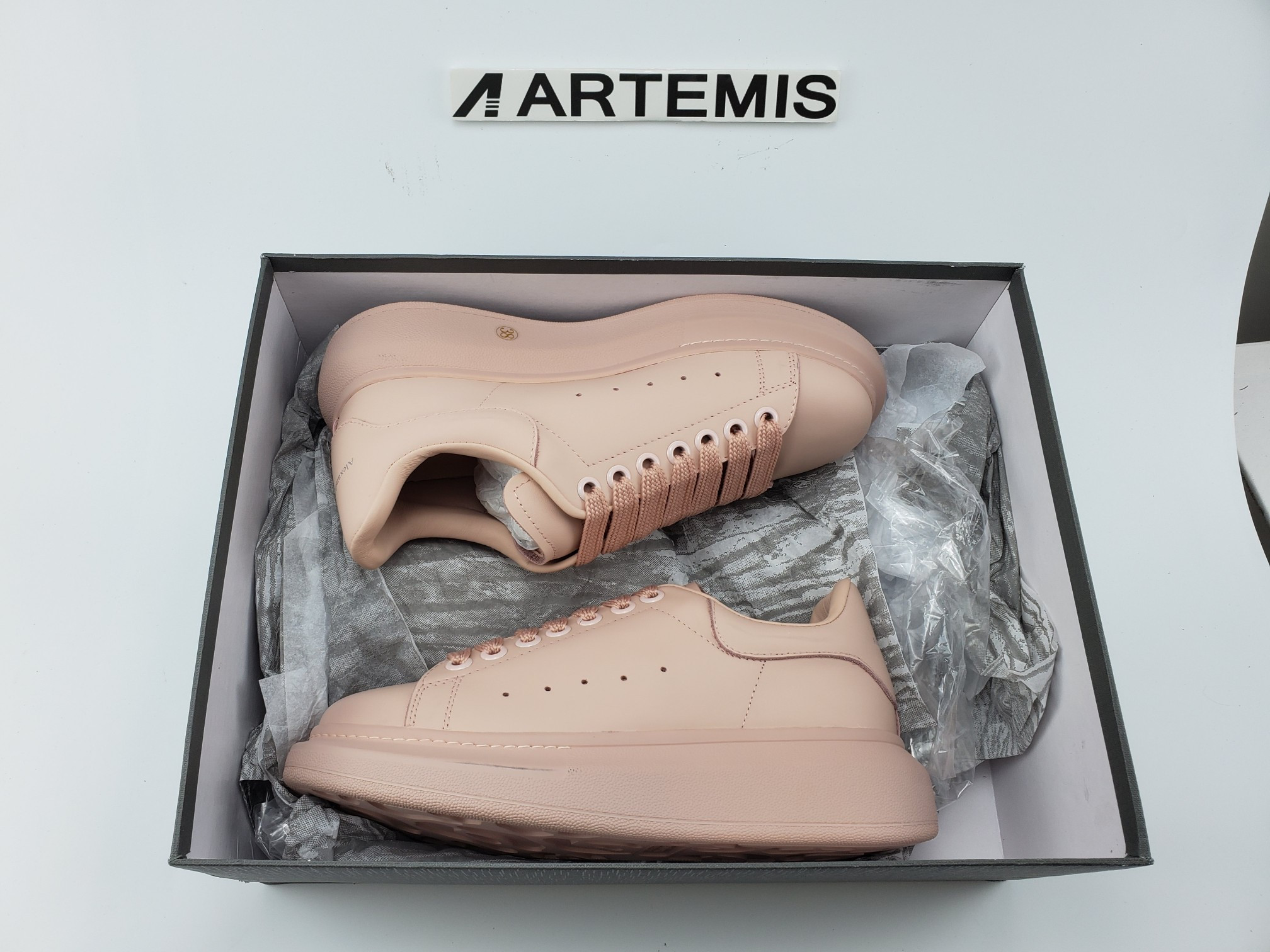ale*d*r M*Q*en trainers pink