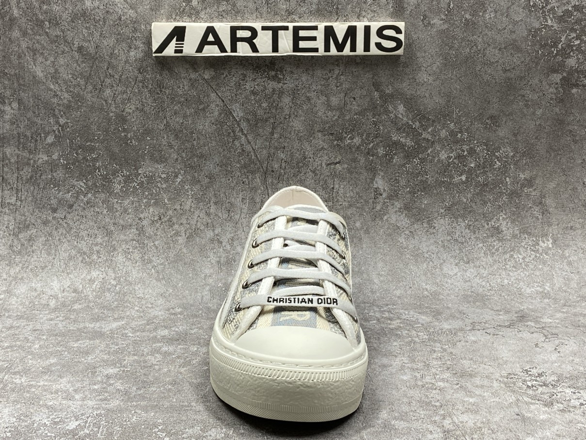 D*or walk n D*or patch embroidery grey