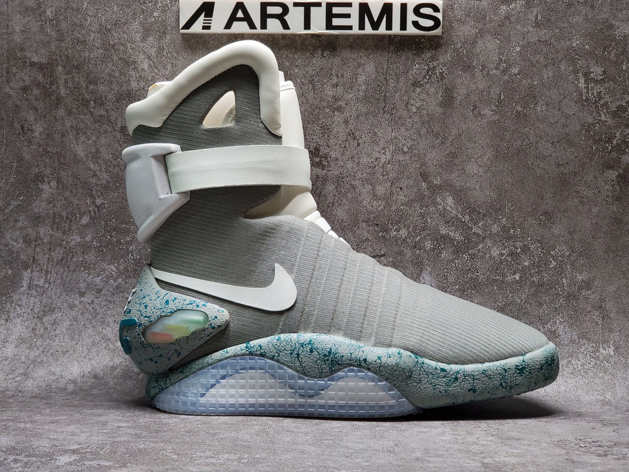 Nike Mag