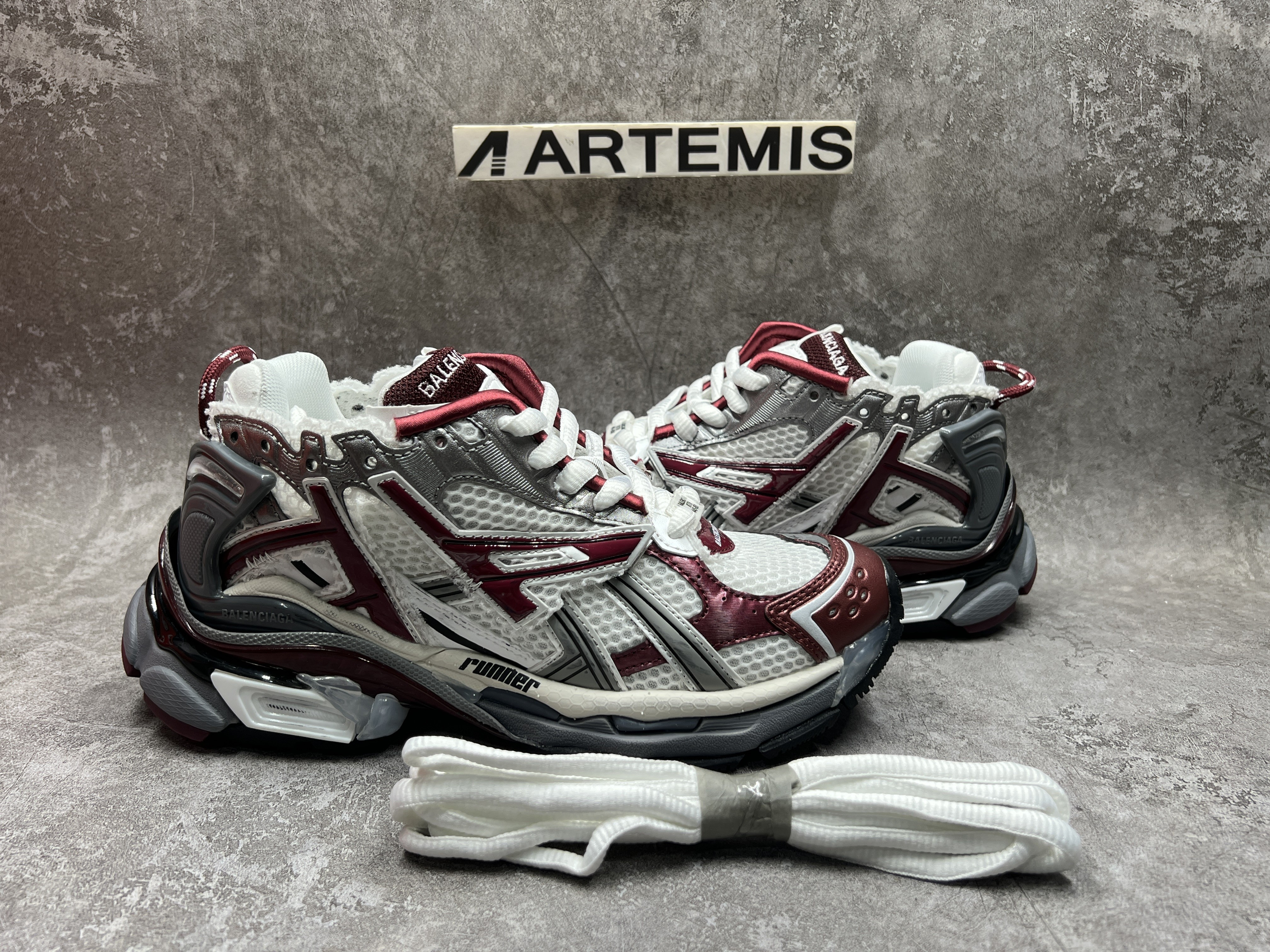 Balenciga Runner Sneaker Burgundy