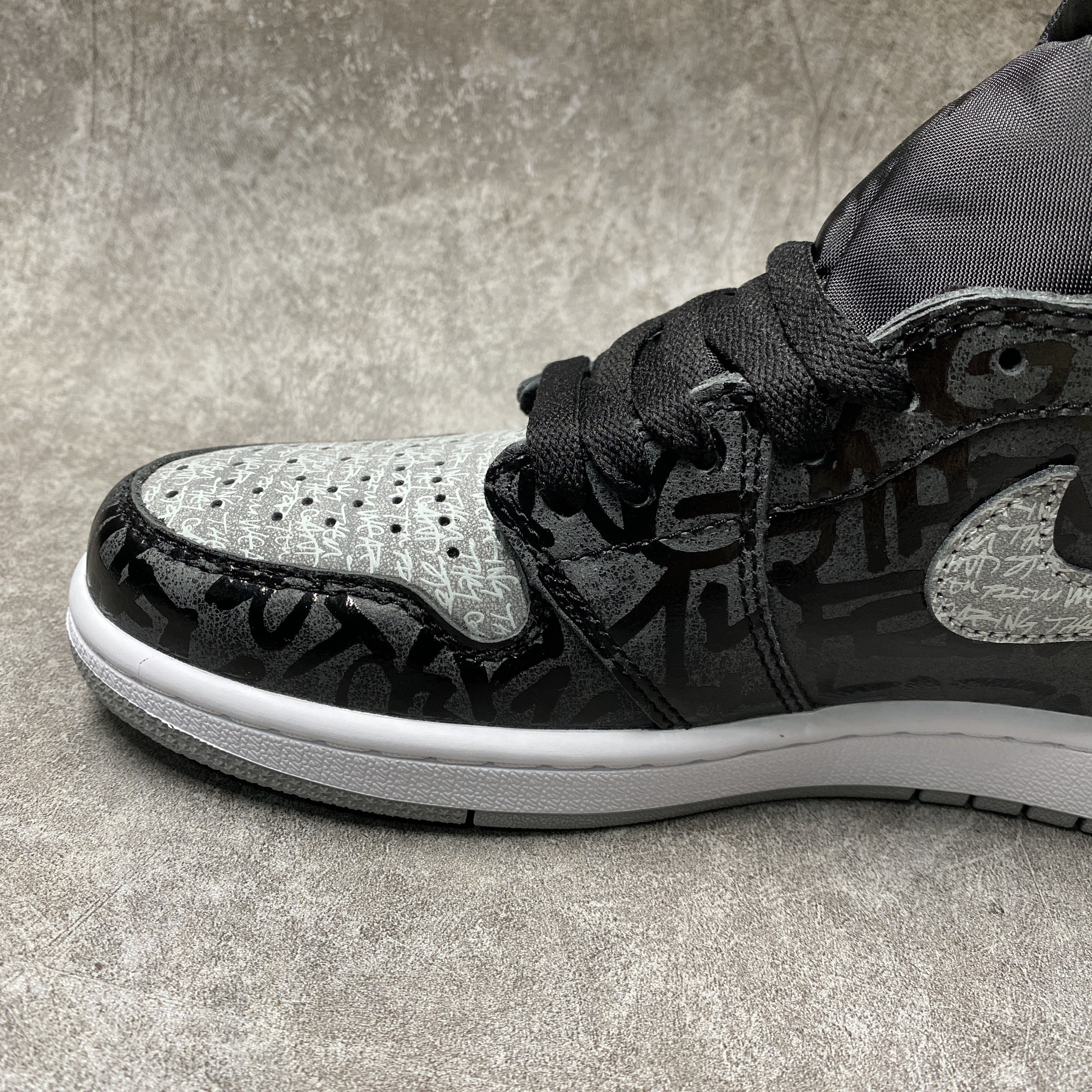 Air Jordan 1 Retro High OG Rebellionaire