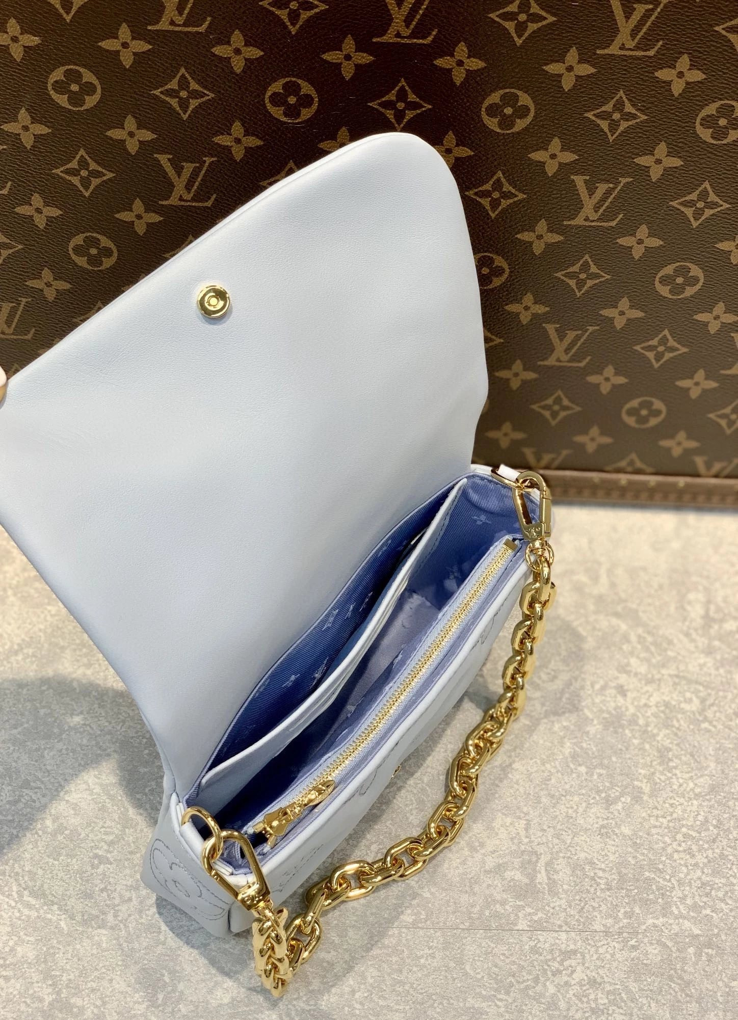 LV WALLET ON STRAP BUBBLEGRAM M81399