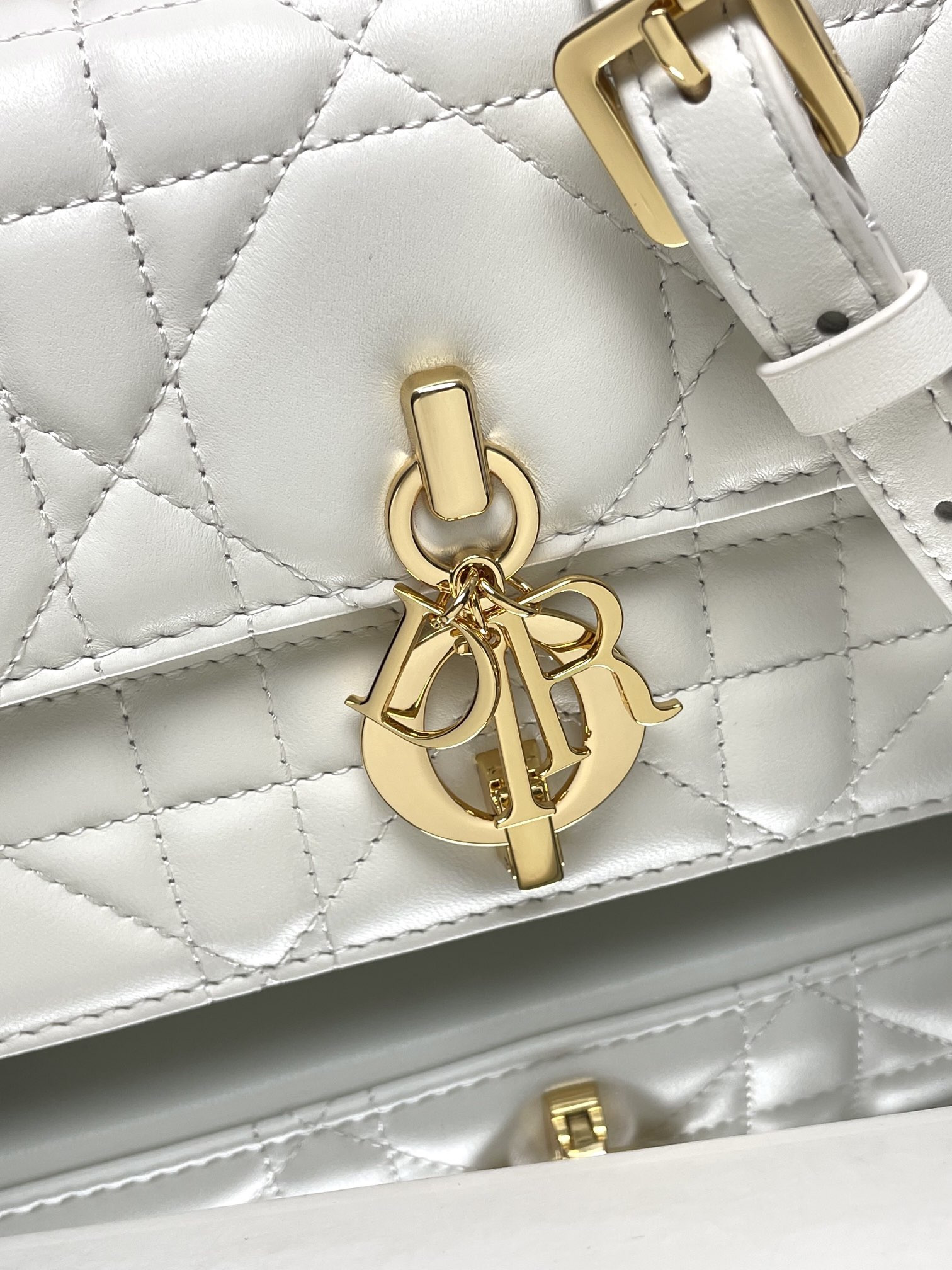 D*0r Miss Daisy Mini Bag 22 x 12.5 x 4 cm
