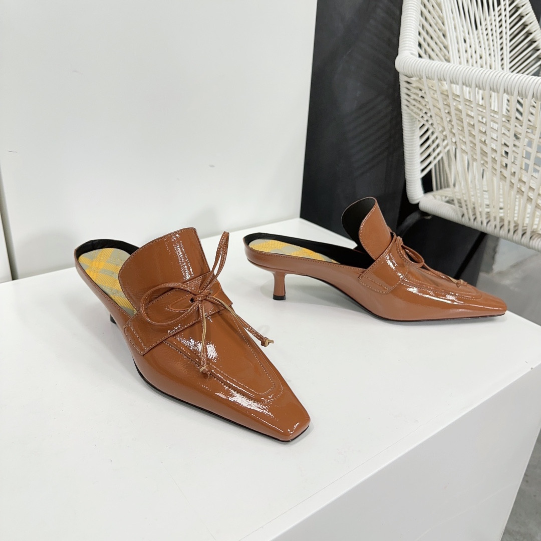 UA B**rry Mules