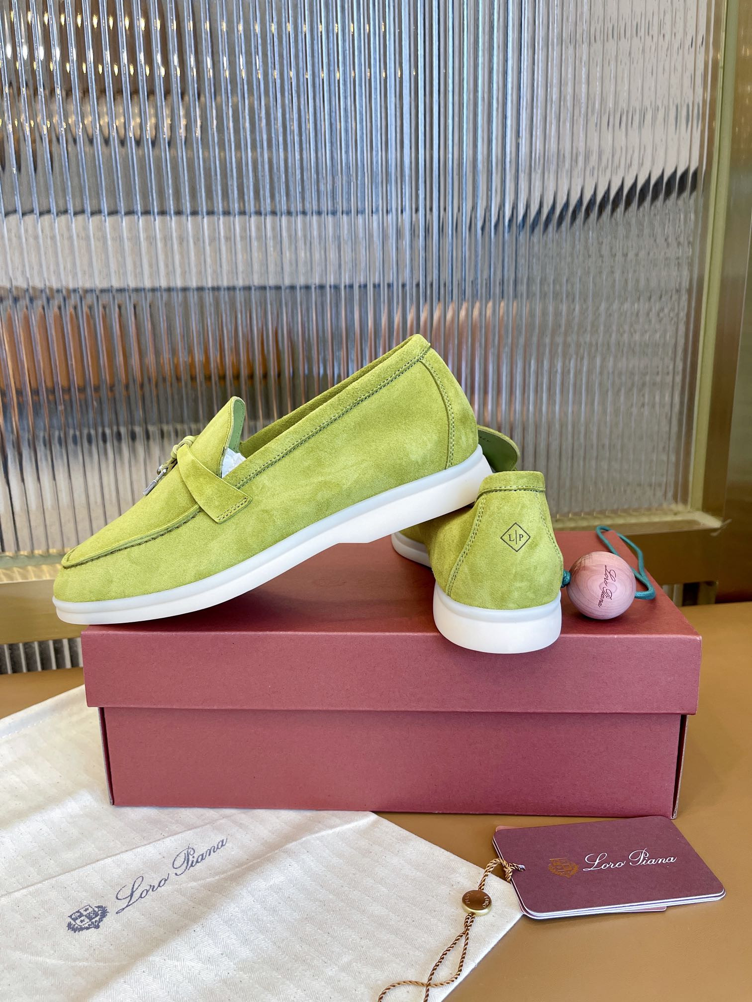 ua L**o p*ana summer charms walk loafers