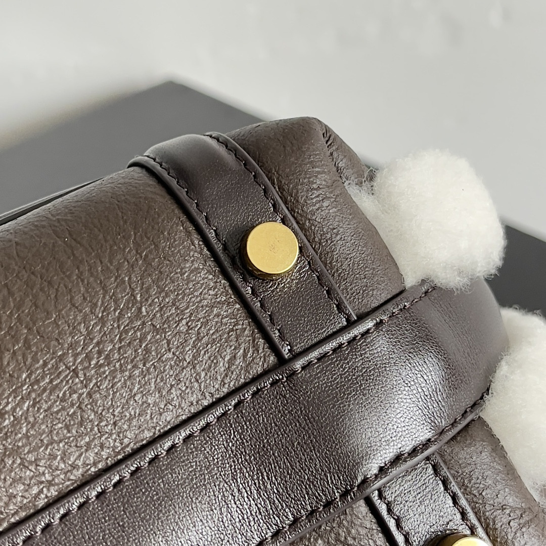 bo*te*ga Ve*ne*ta mini wallace 20x13x9.5cm