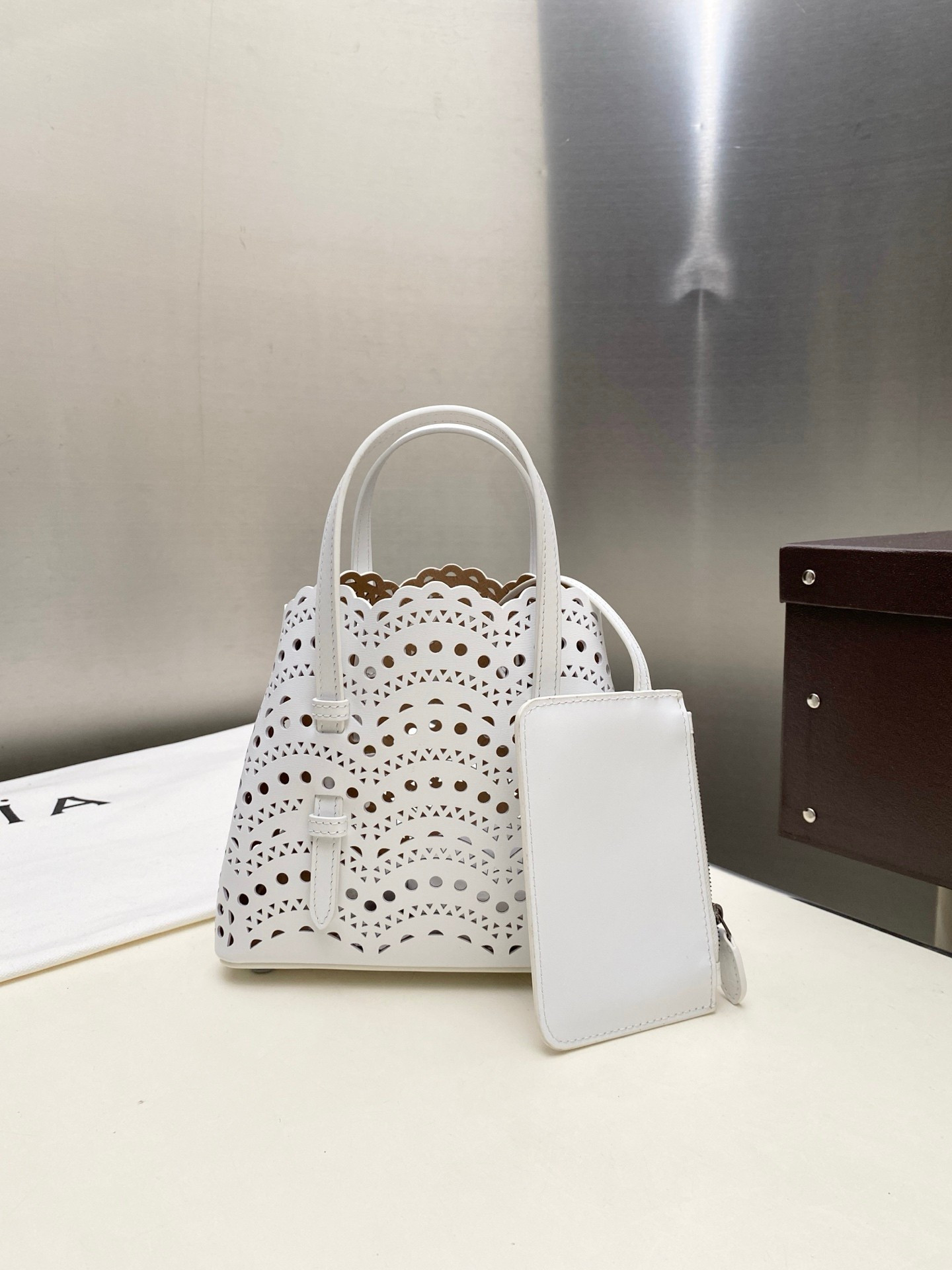 ALAÏA Mina 20 bag In Vienne Wave 20x17x10cm