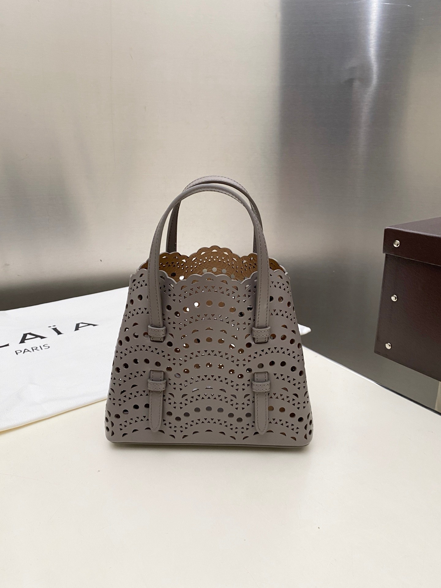 ALAÏA Mina 20 bag In Vienne Wave 20x17x10cm