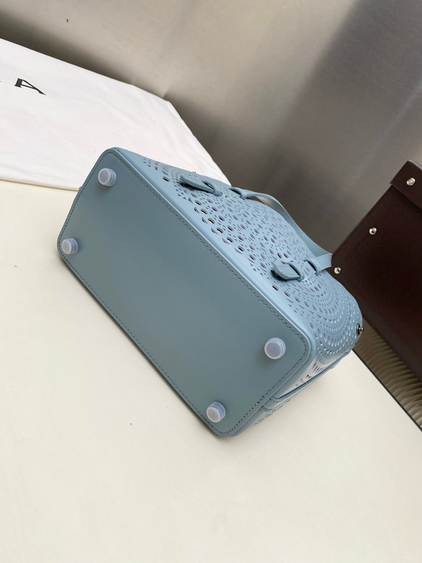 ALAÏA Mina 20 bag In Vienne Wave 20x17x10cm